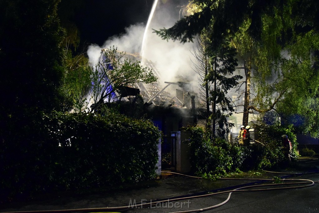 Grossfeuer Einfamilienhaus Siegburg Muehlengrabenstr P0234.JPG - Miklos Laubert